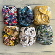 Load image into Gallery viewer, Snuggly Duck (WAHM)