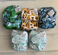 Load image into Gallery viewer, Snuggly Duck (WAHM)